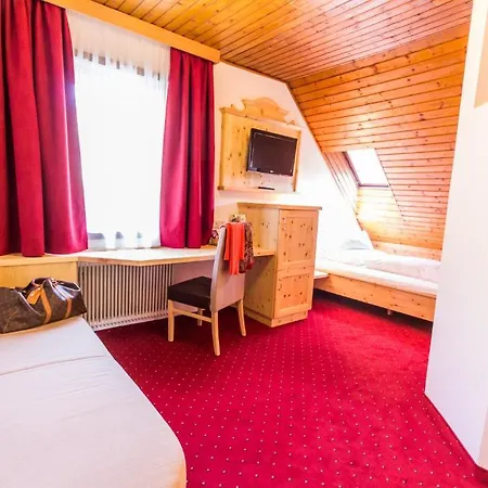 Trattlerhof Hotel 4*